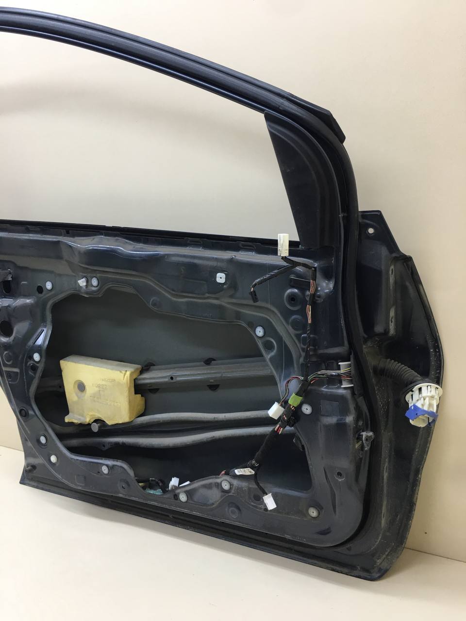 Дверь передняя левая Mazda Mazda 2 (DE) 2007-2014 Дверь передняя левая Mazda Mazda 2 (DE) 2007-2014