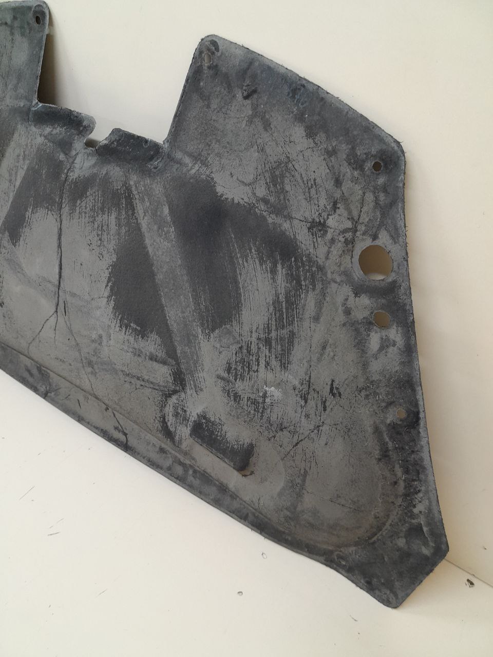 Шумоизоляция капота Citroen С4 Grand Picasso 2006-2014 Шумоизоляция капота Citroen С4 Grand Picasso 2006-2014