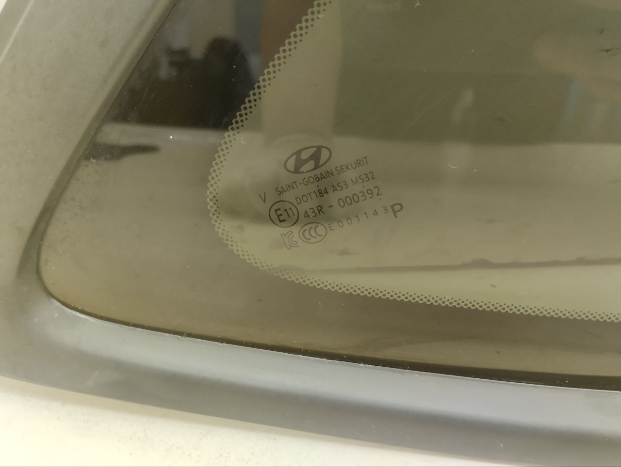 Стекло кузовное глухое правое Hyundai Tucson (TL) 2015-2021 Стекло кузовное глухое правое Hyundai Tucson (TL) 2015-2021