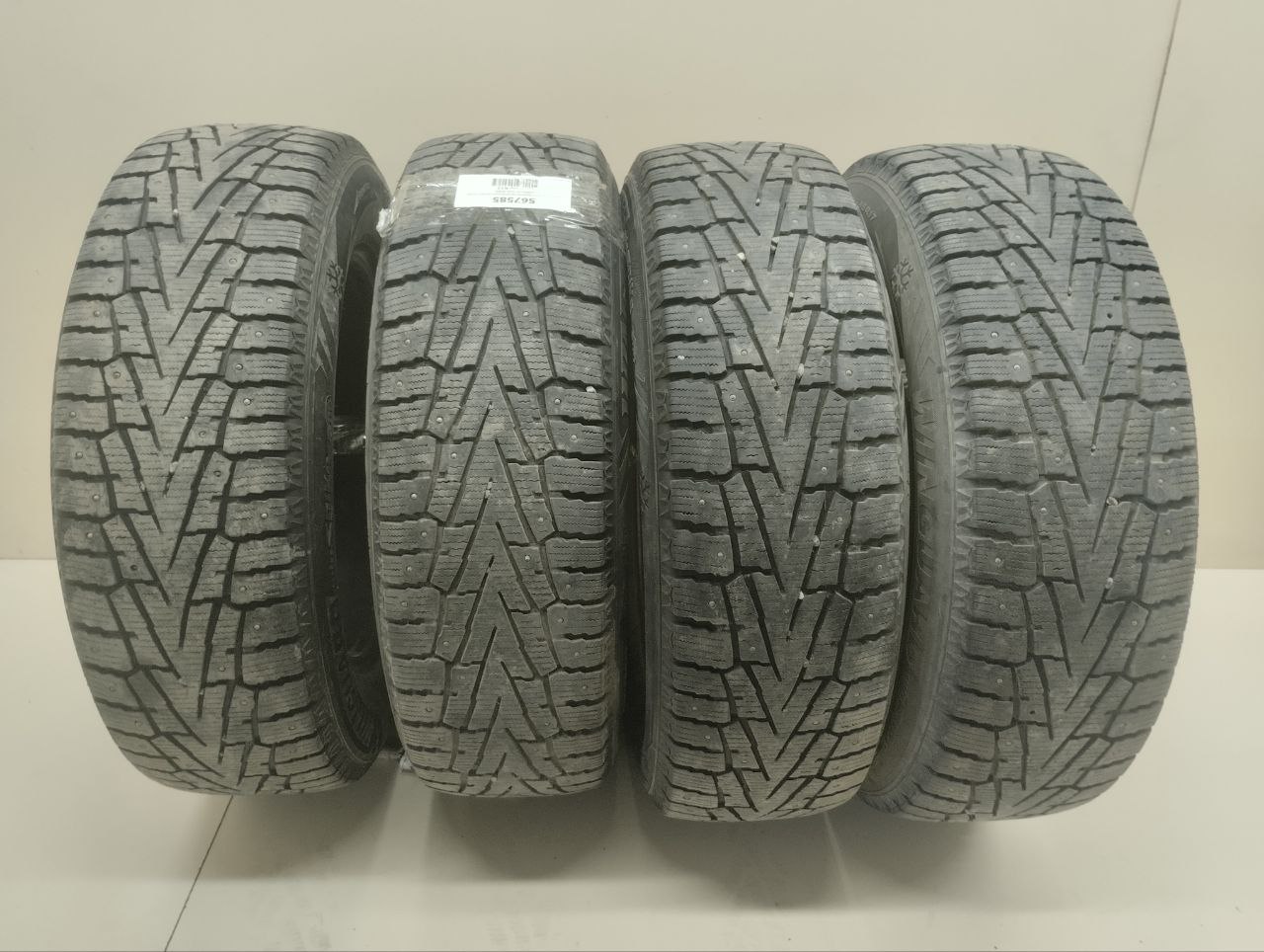 Шины к-кт R17 Зимние шипованные ROADSTONE WINGUAR WIN SPIKE