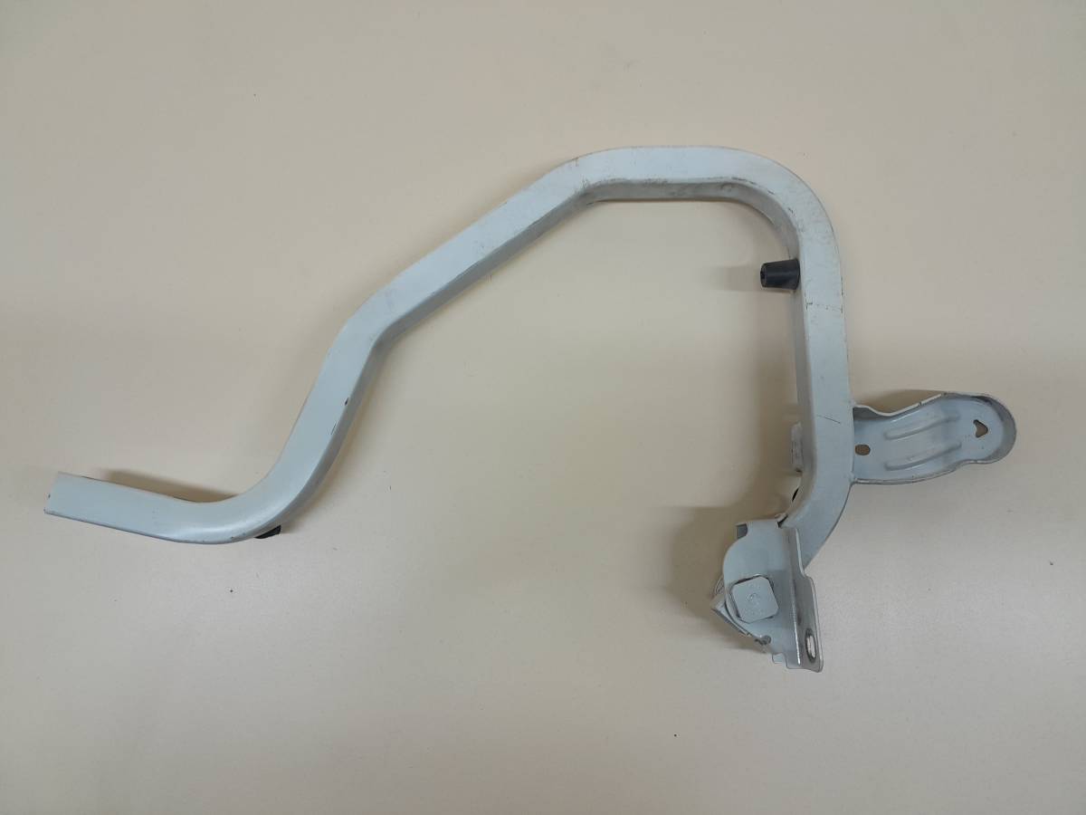 Петля крышки багажника Renault Logan (1) 2005-2014 Петля крышки багажника Renault Logan (1) 2005-2014