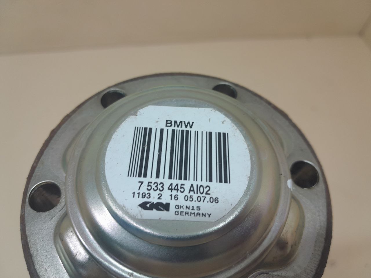 Полуось задняя левая BMW 3-series E90/E91 2005-2011 Полуось задняя левая BMW 3-series E90/E91 2005-2011