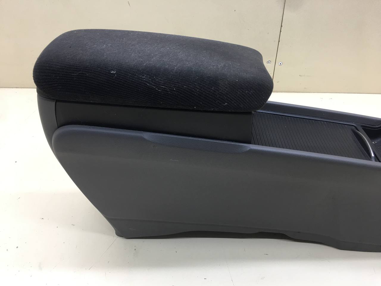 Консоль центральная Honda Civic 4D 2006-2012 Консоль центральная Honda Civic 4D 2006-2012