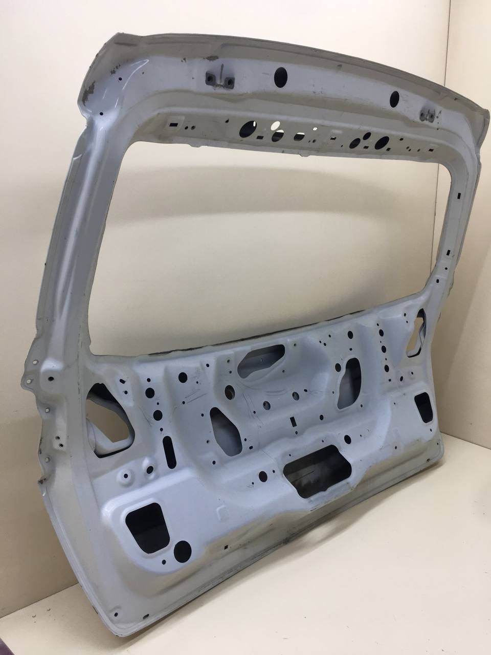 Дверь багажника Subaru Legacy Outback (B14) 2010-2014