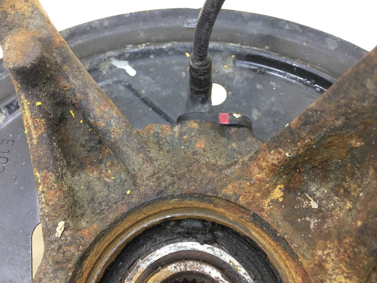 Кулак поворотный передний левый Renault Logan (2) 2014>