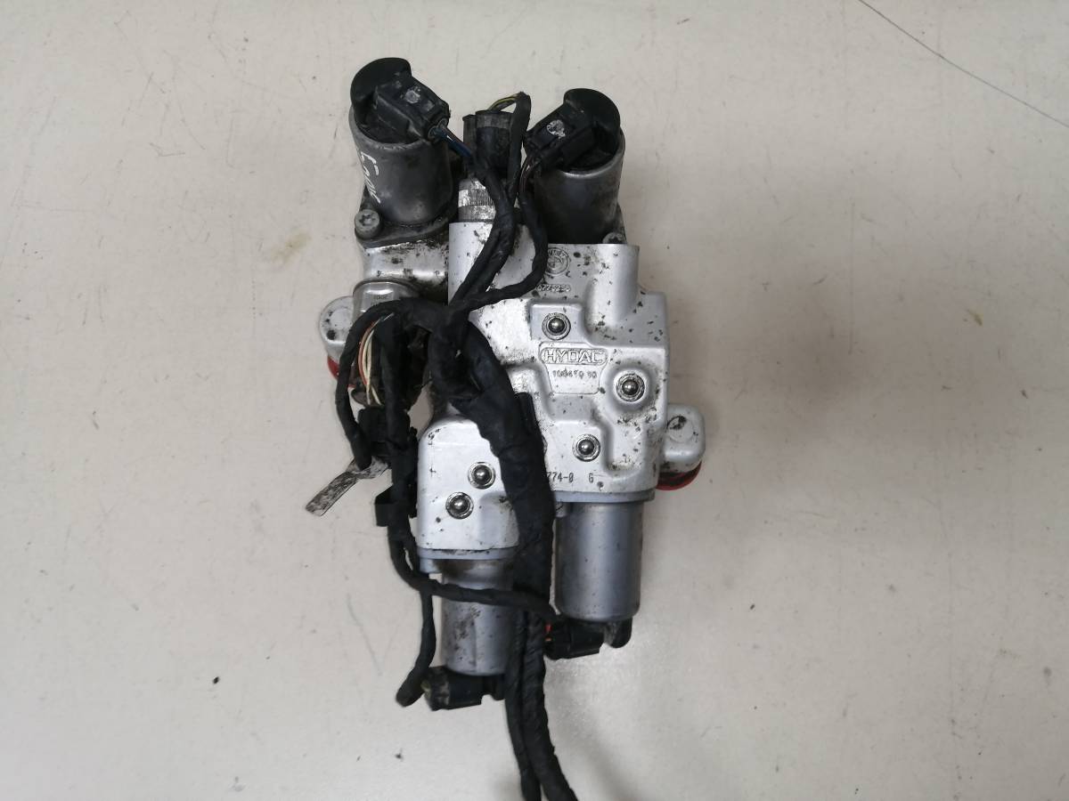 Клапан пневматический BMW 7-Series F01,F02 2008-2015 Клапан пневматический BMW 7-Series F01,F02 2008-2015
