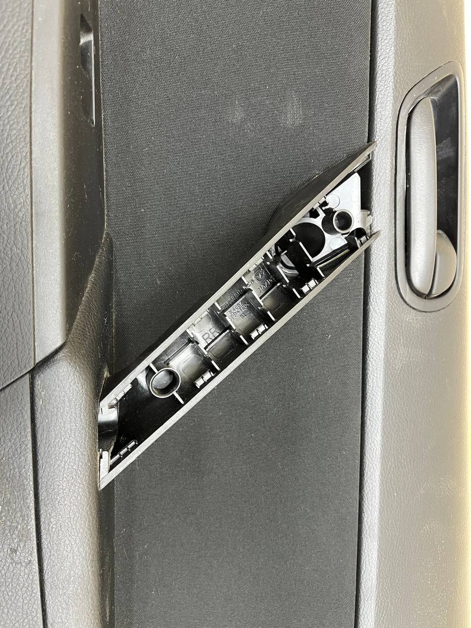 Обшивка двери задней правой Mazda Mazda 3 (BL) 2009-2013