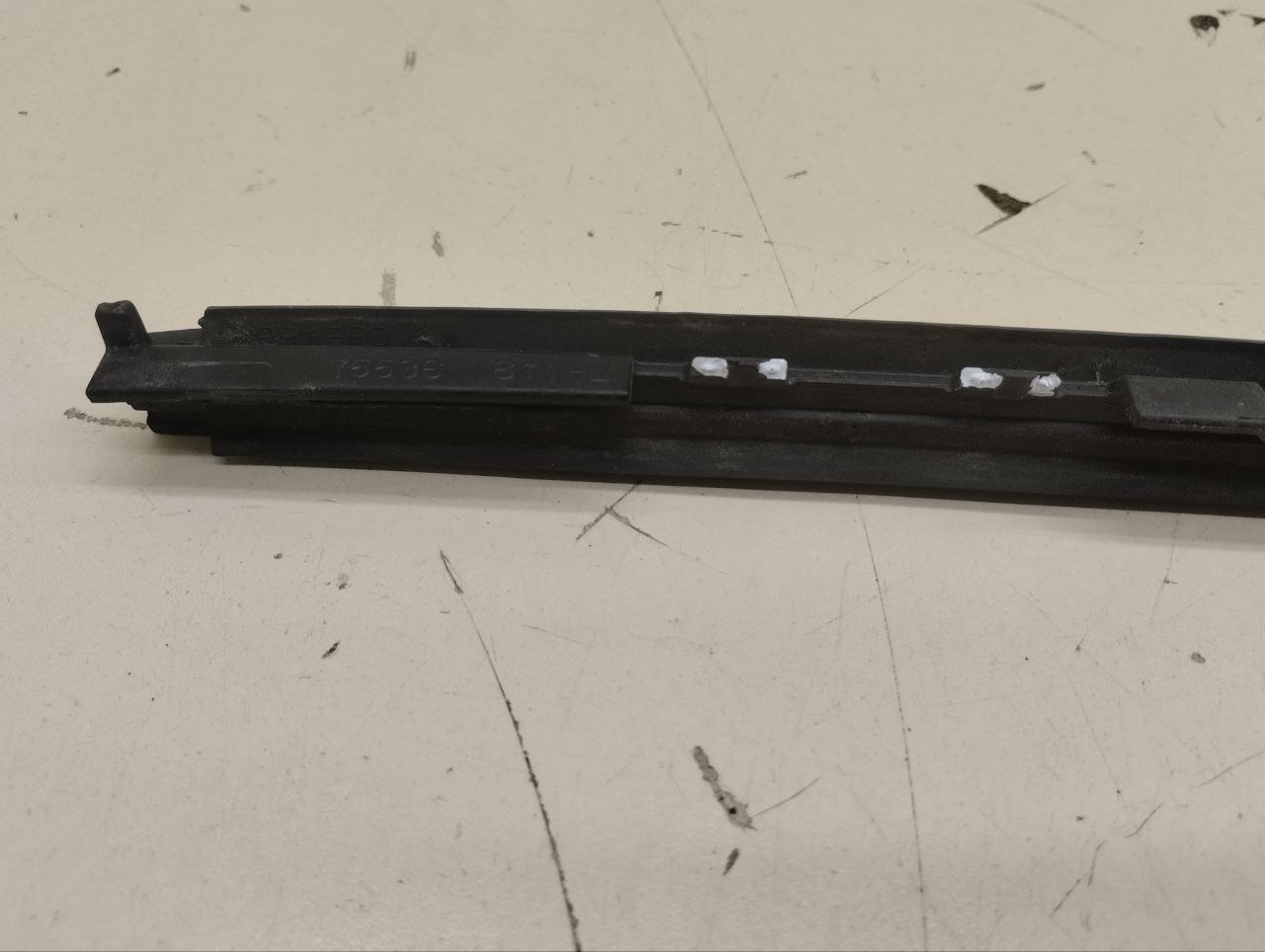 Молдинг лобового стекла Toyota Land Cruiser Prado (J150) 2009-2022