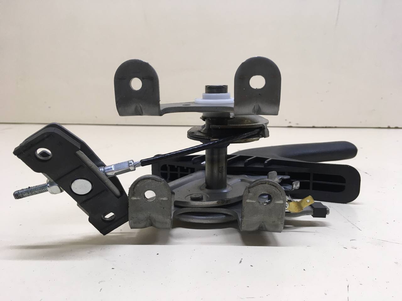 Рычаг стояночного тормоза Kia Cerato (BD) 2018-2022