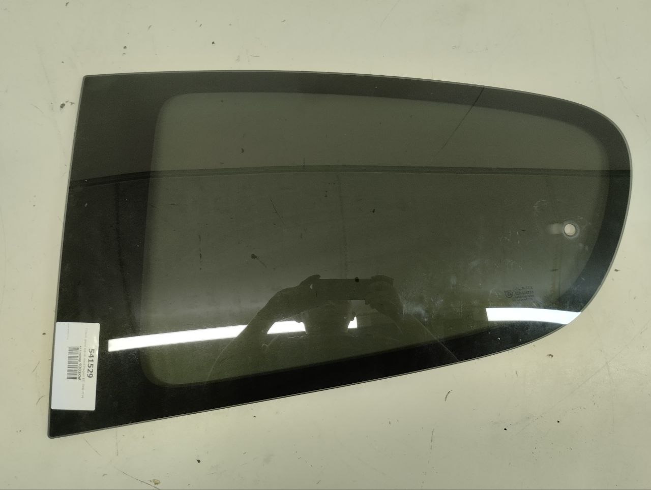 Стекло двери задней левой Peugeot 107 2006-2014