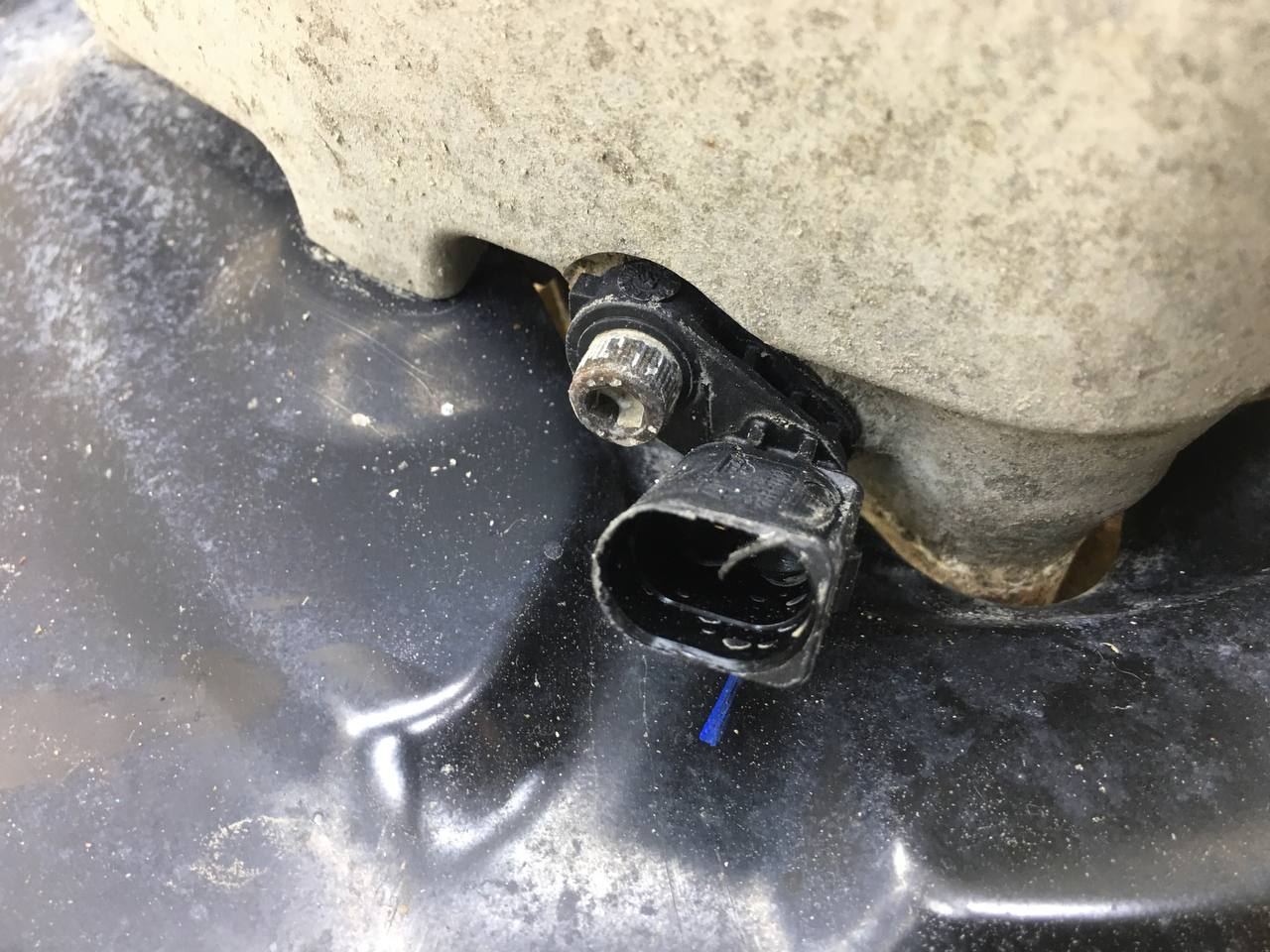 Кулак поворотный задний правый Volkswagen Tiguan (5N1) 2007-2011 Кулак поворотный задний правый Volkswagen Tiguan (5N1) 2007-2011