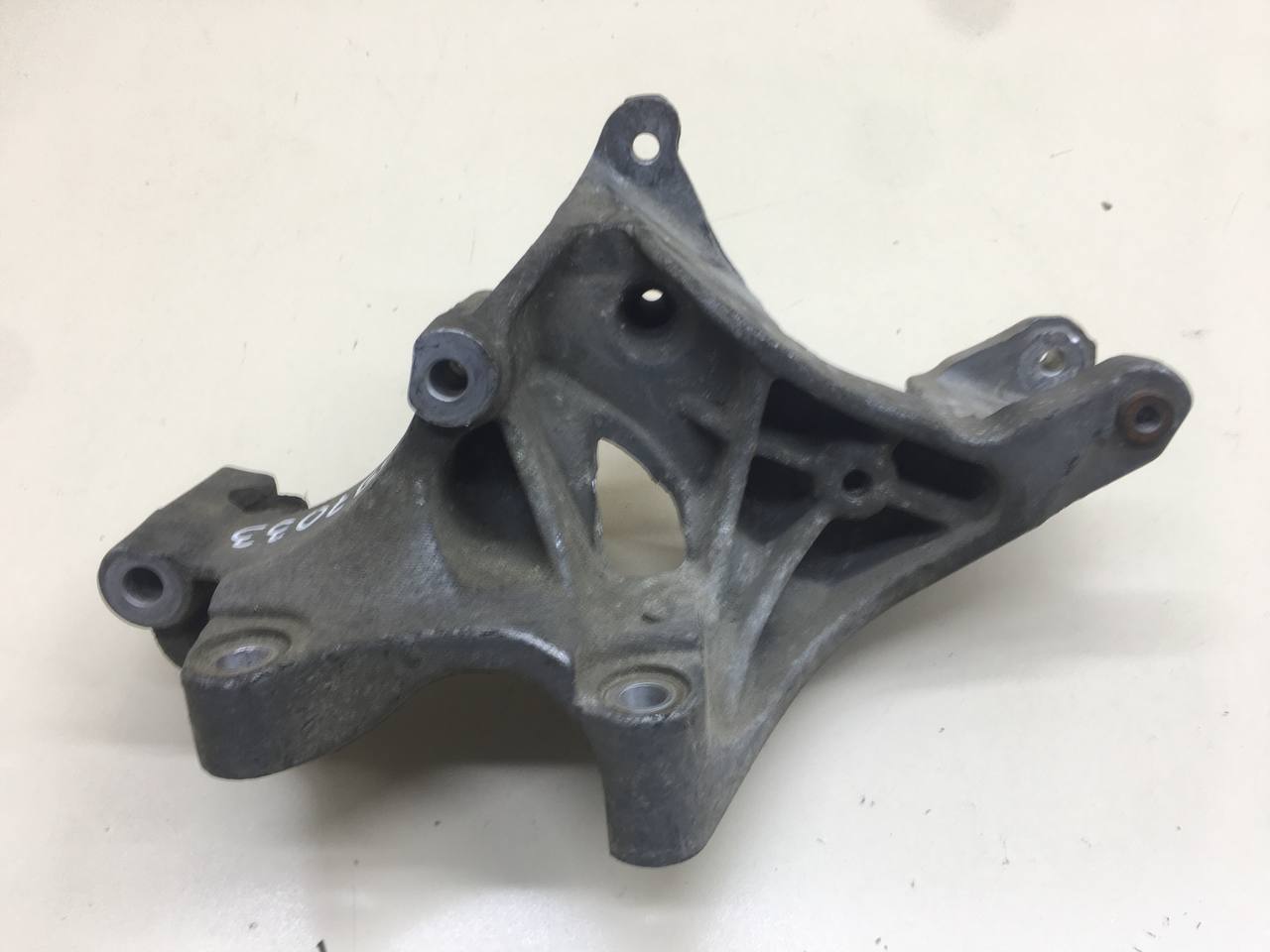 Кронштейн генератора Chery Tiggo T11 2005-2016