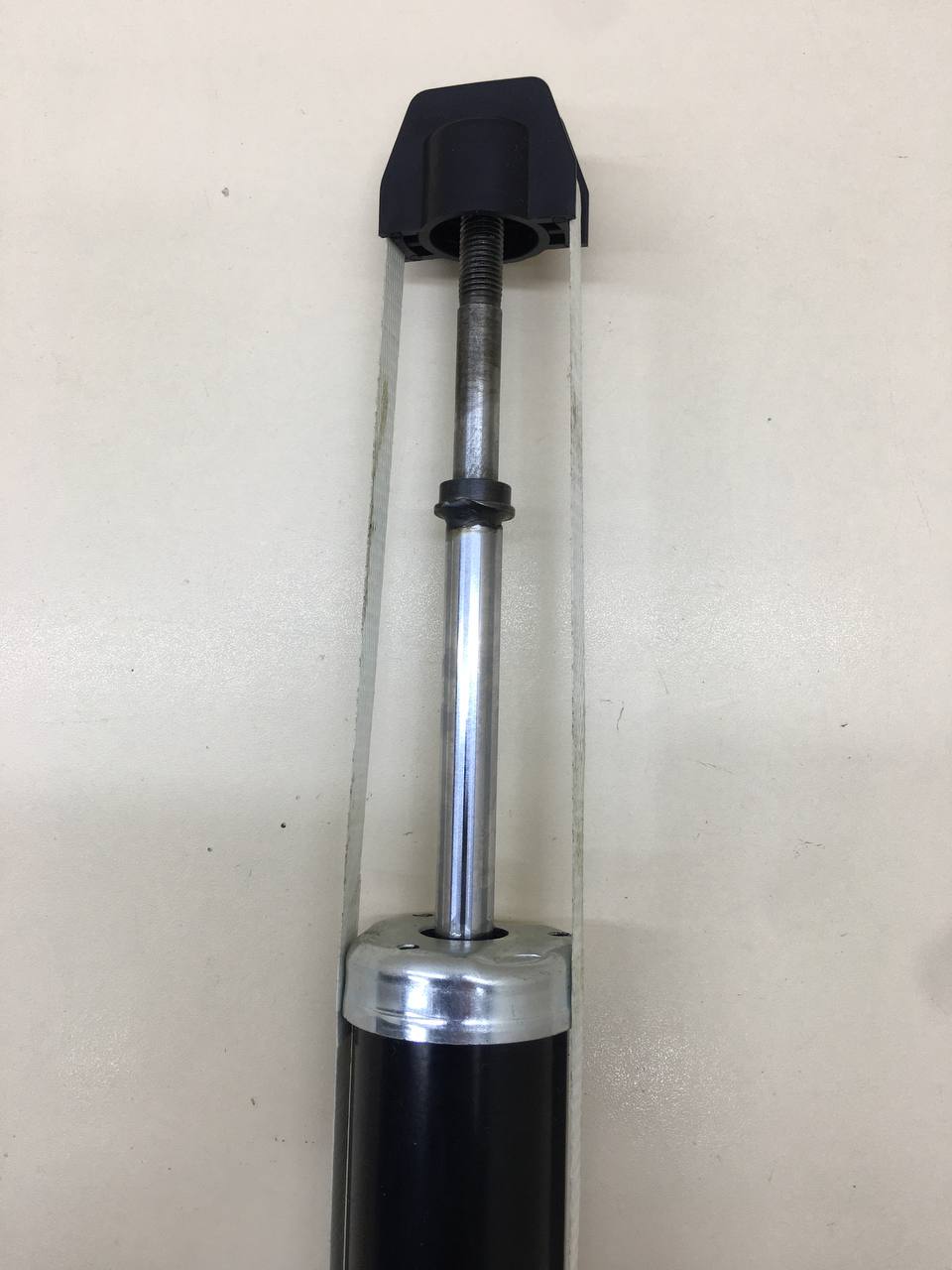 Амортизатор задний Mitsubishi Outlander XL (CW) 2006-2012