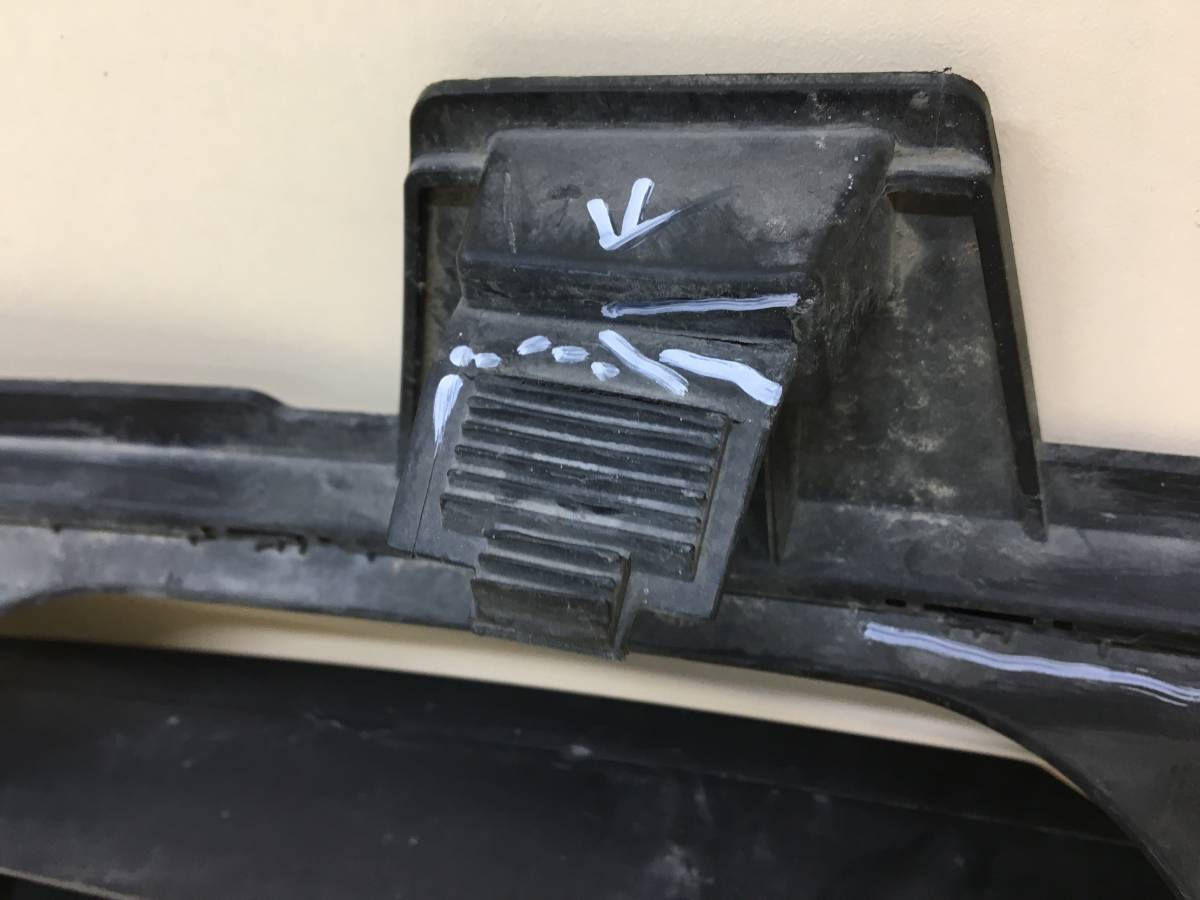 Решетка в бампер центральная Kia Seltos 2019>