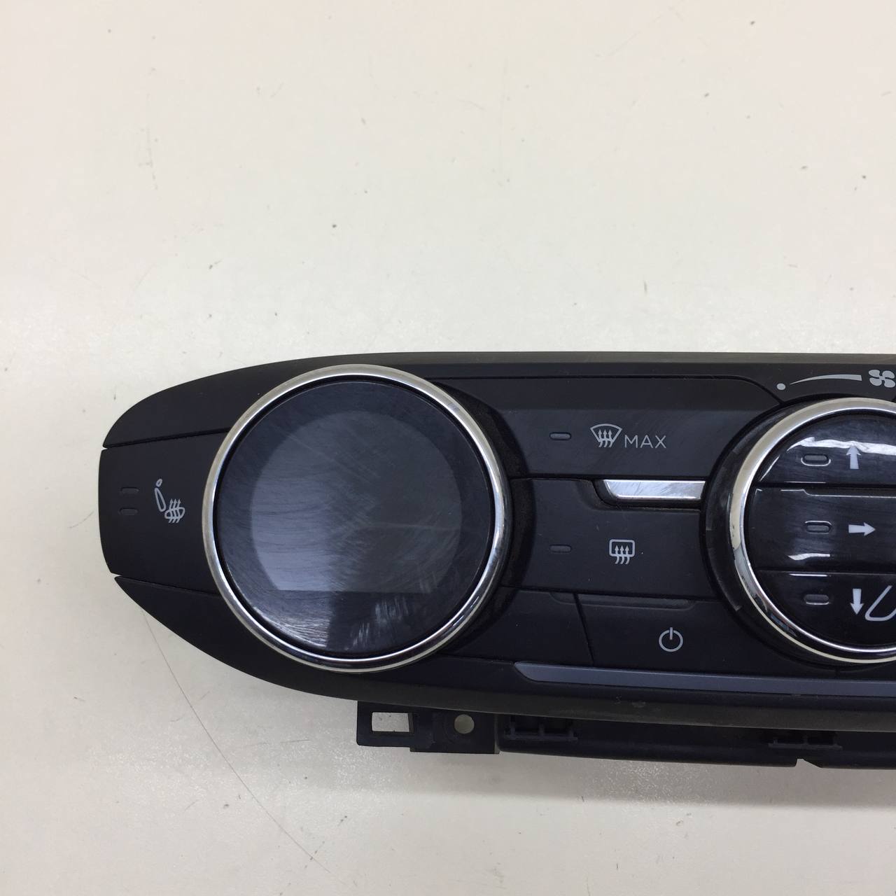 Блок управления климатической установкой EXEED TXL 2019>