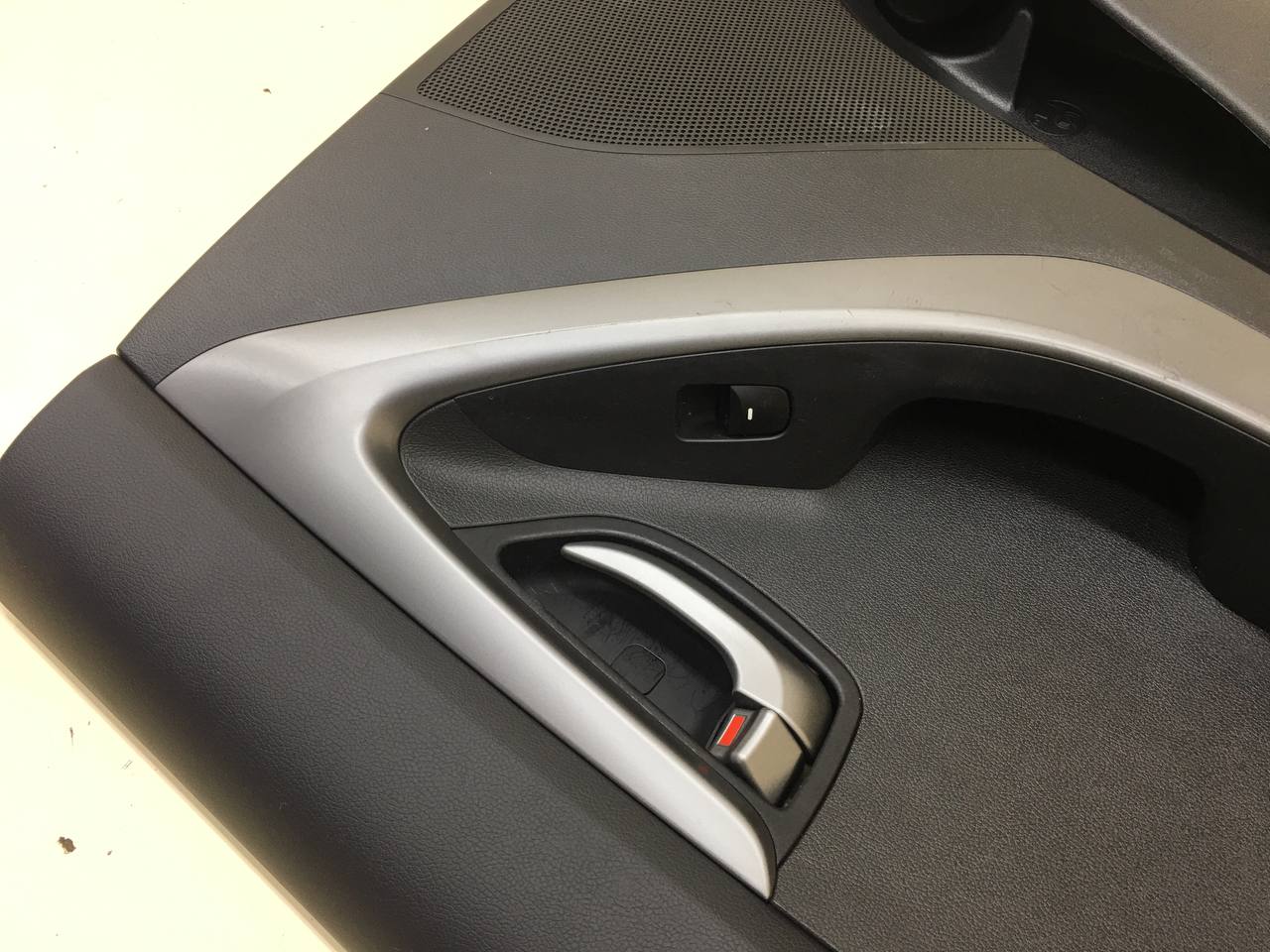 Обшивка двери задней левой Hyundai Elantra (MD) 2011-2016