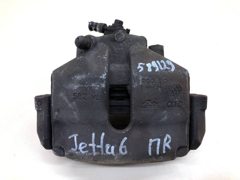 Суппорт передний правый Volkswagen Jetta (A6) 2010-2019 Суппорт передний правый Volkswagen Jetta (A6) 2010-2019