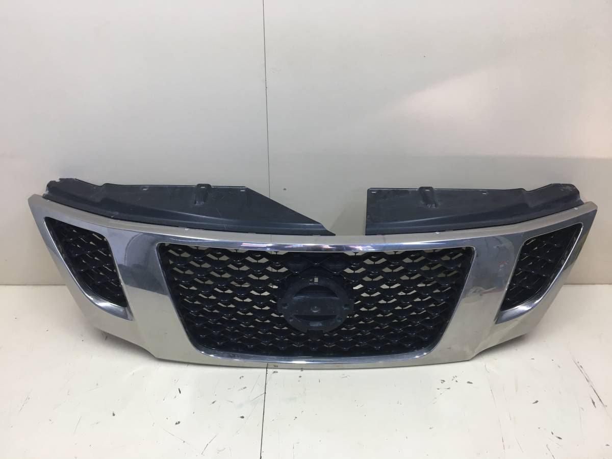 Решетка радиатора Nissan Patrol (Y62) 2010>