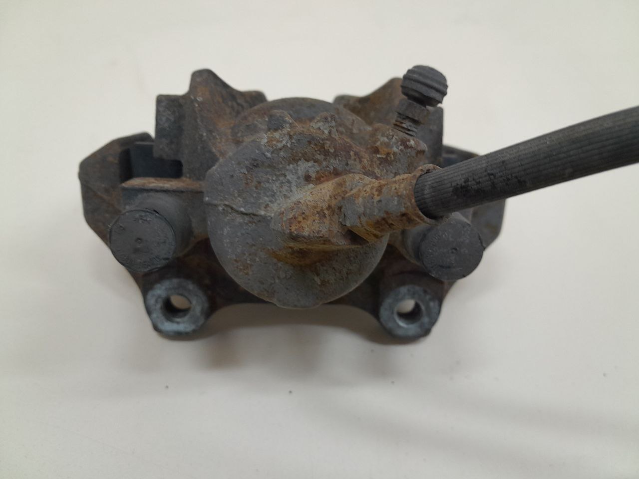 Суппорт передний правый Renault Logan (2) 2014>