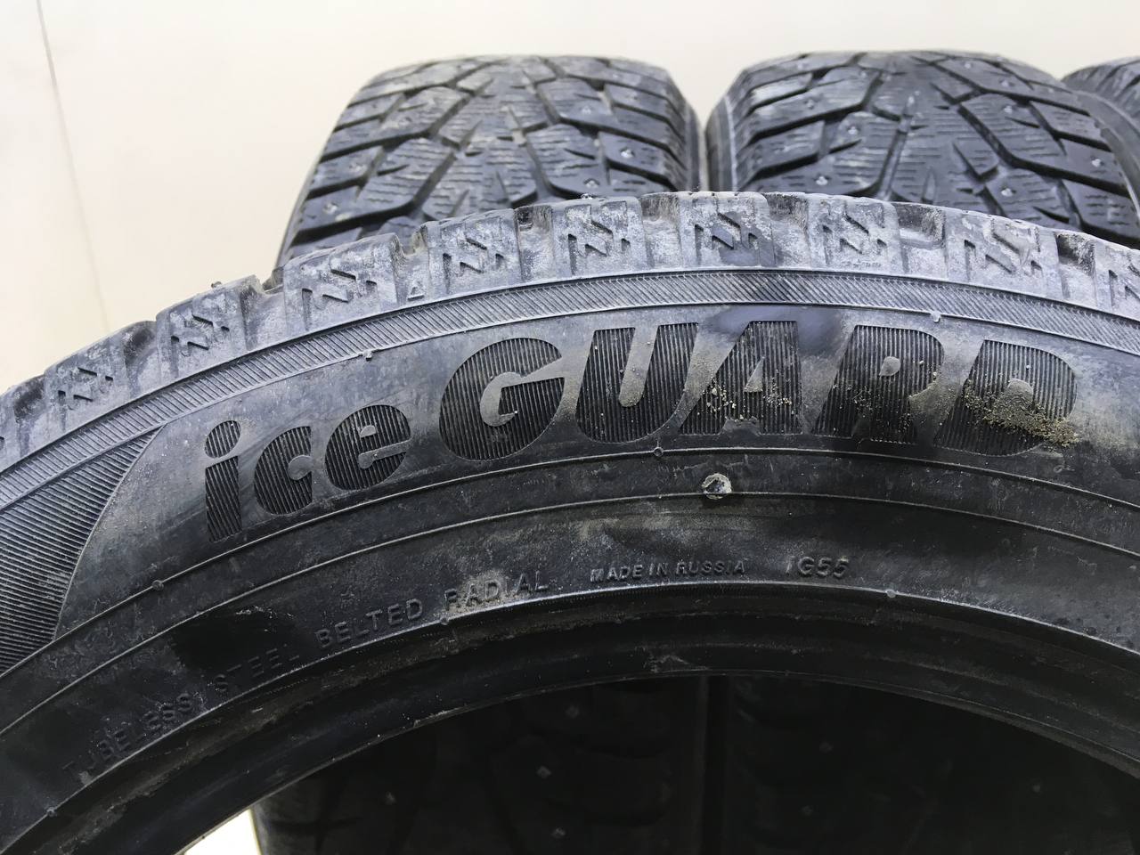 Шины к-кт R18 Зимние шипованные Yokohama Ice Guard