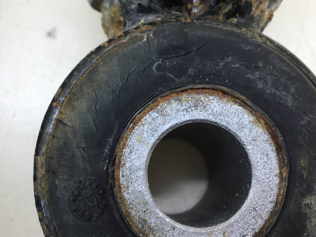 Амортизатор задний Renault Duster (HSA, HSM) 2012>