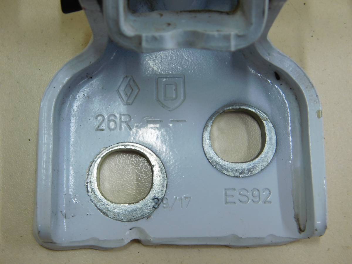 Петля двери Renault Duster (HSA, HSM) 2012>