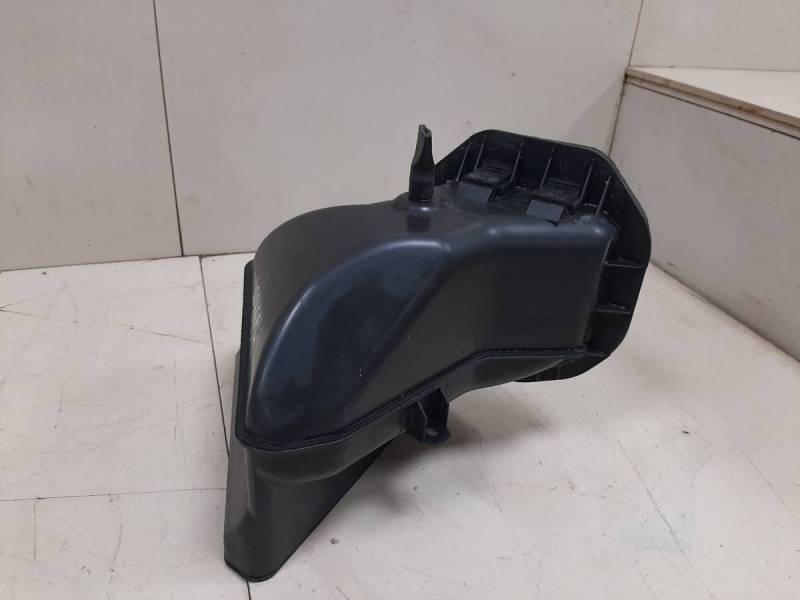 Воздухозаборник (внутри) Volkswagen Touareg (7L) 2002-2010