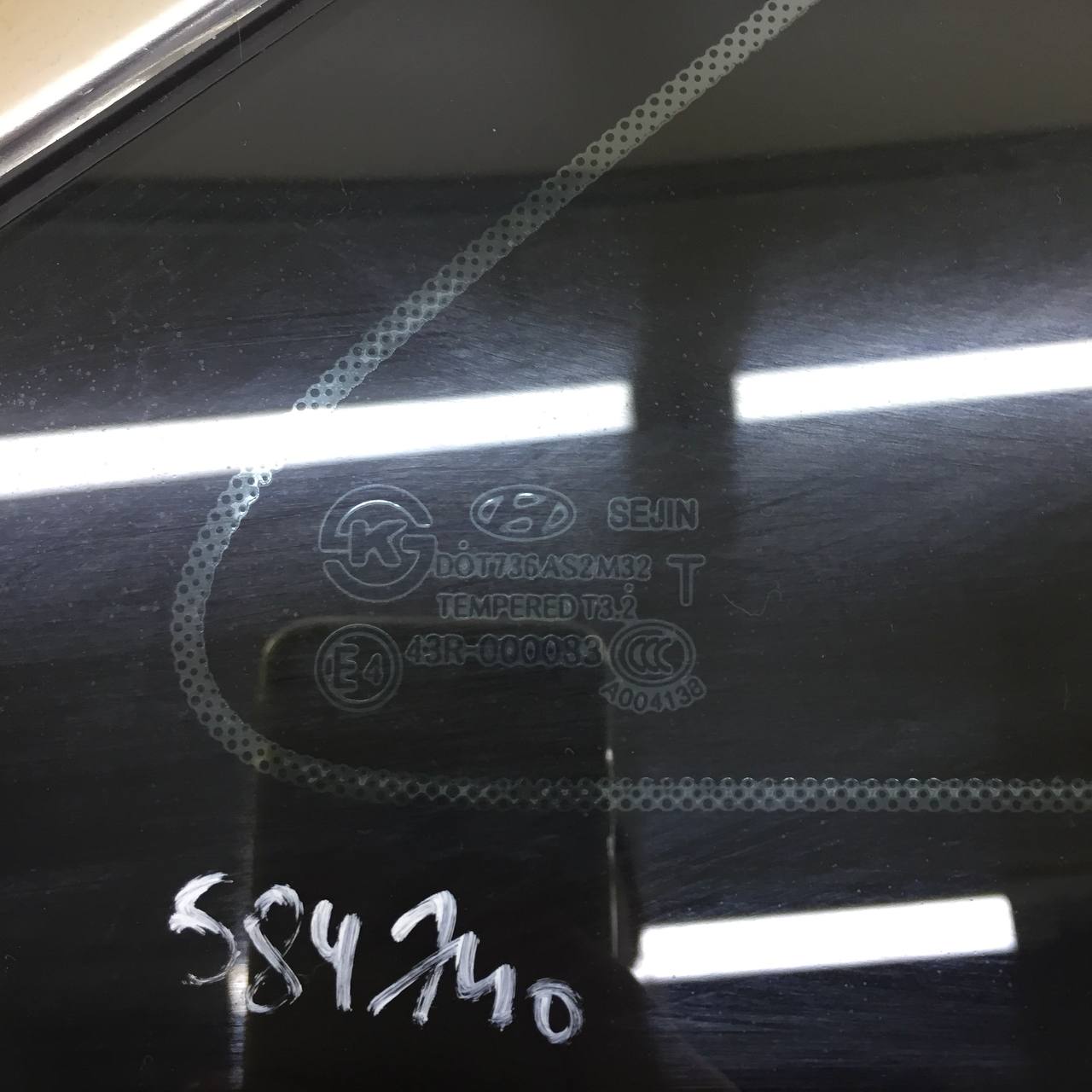 Стекло кузовное глухое правое Hyundai i40 (VF) 2011> Стекло кузовное глухое правое Hyundai i40 (VF) 2011>