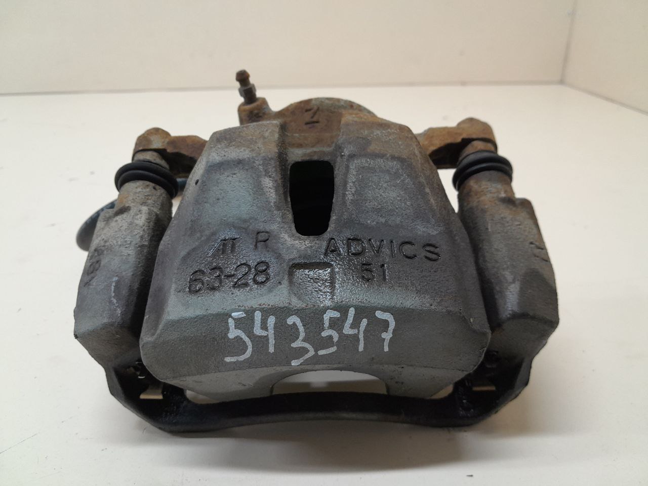 Суппорт передний правый Toyota Rav 4 (A30) 2006-2013