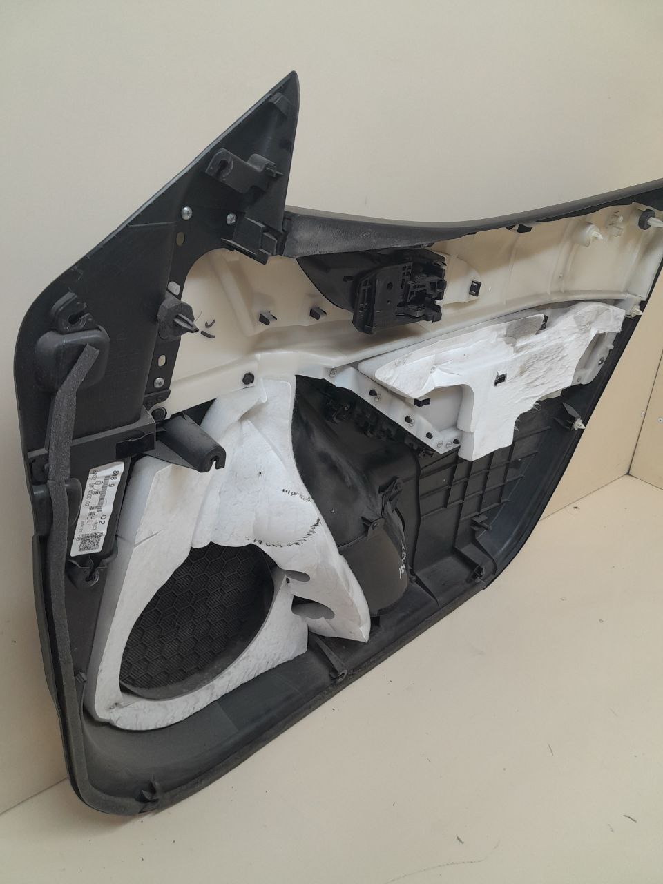 Обшивка двери передней левой Mazda Mazda 3 (BM) 2013-2016
