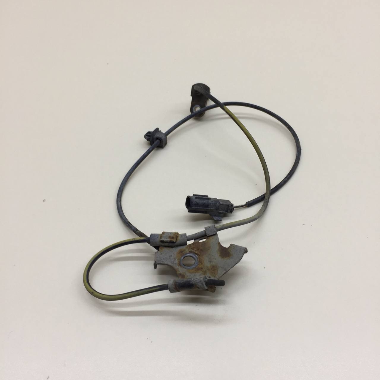 Датчик ABS передний правый Toyota Auris (E150) 2006-2012