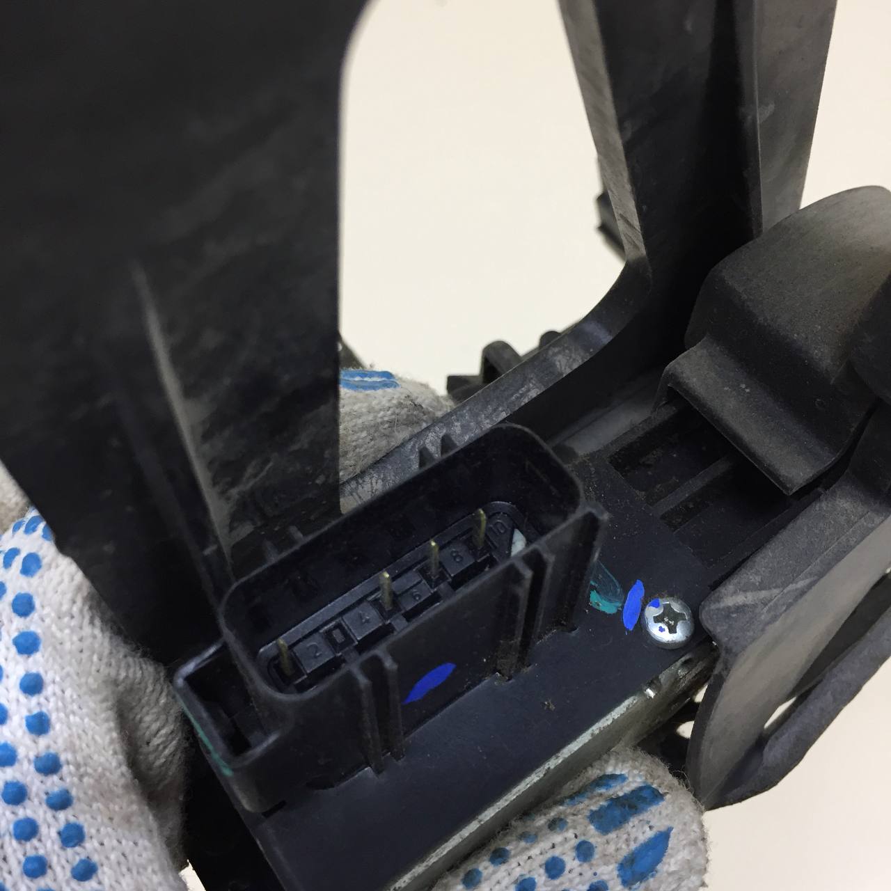 Замок двери задней правой Ford Fusion (JU) 2002-2012