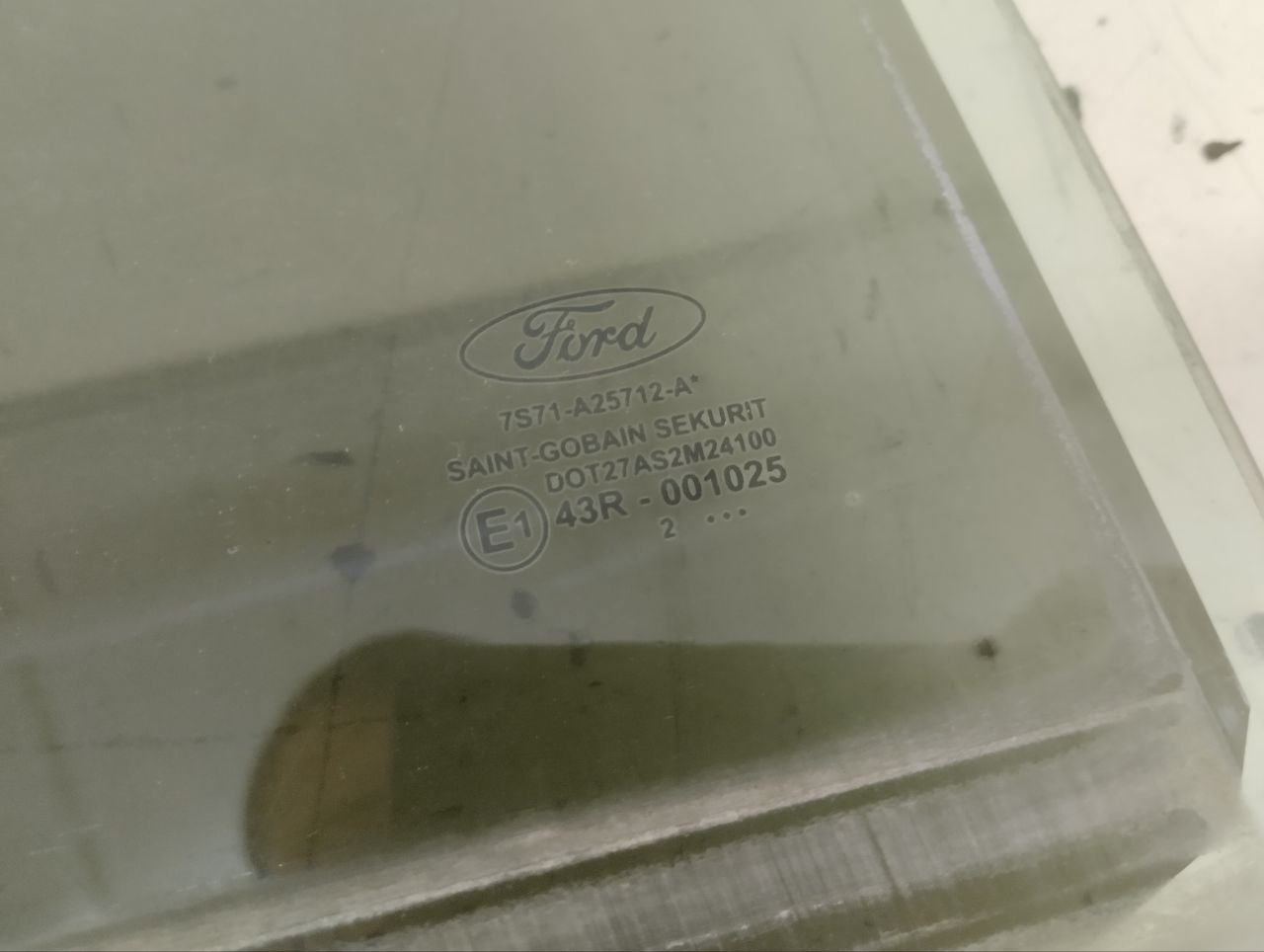 Стекло двери задней правой Ford Mondeo 4 2007-2015