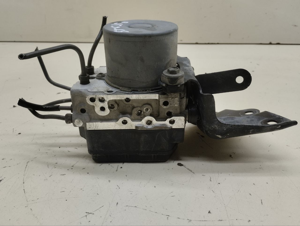 Блок ABS (насос) Toyota Rav 4 (A30) 2006-2013