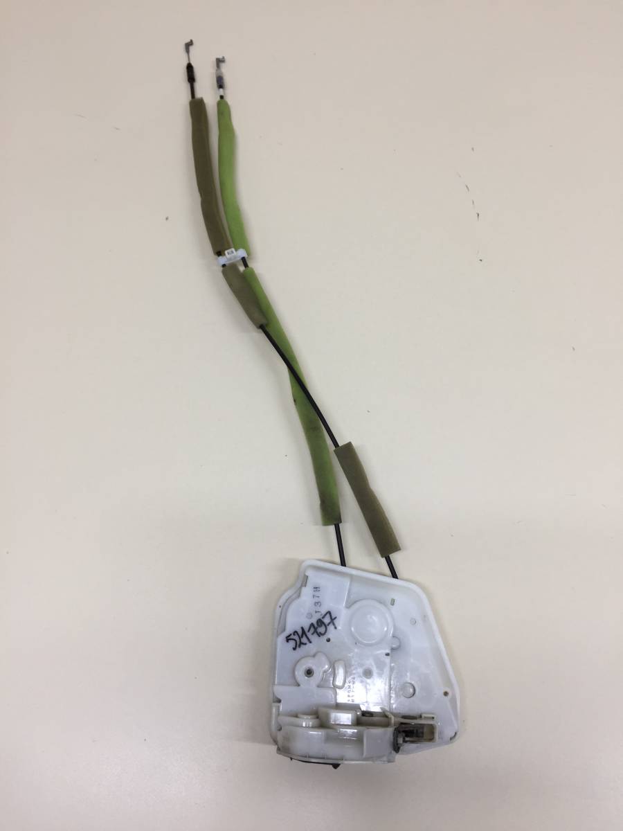 Замок двери передней правой Mazda Mazda 3 (BL) 2009-2013