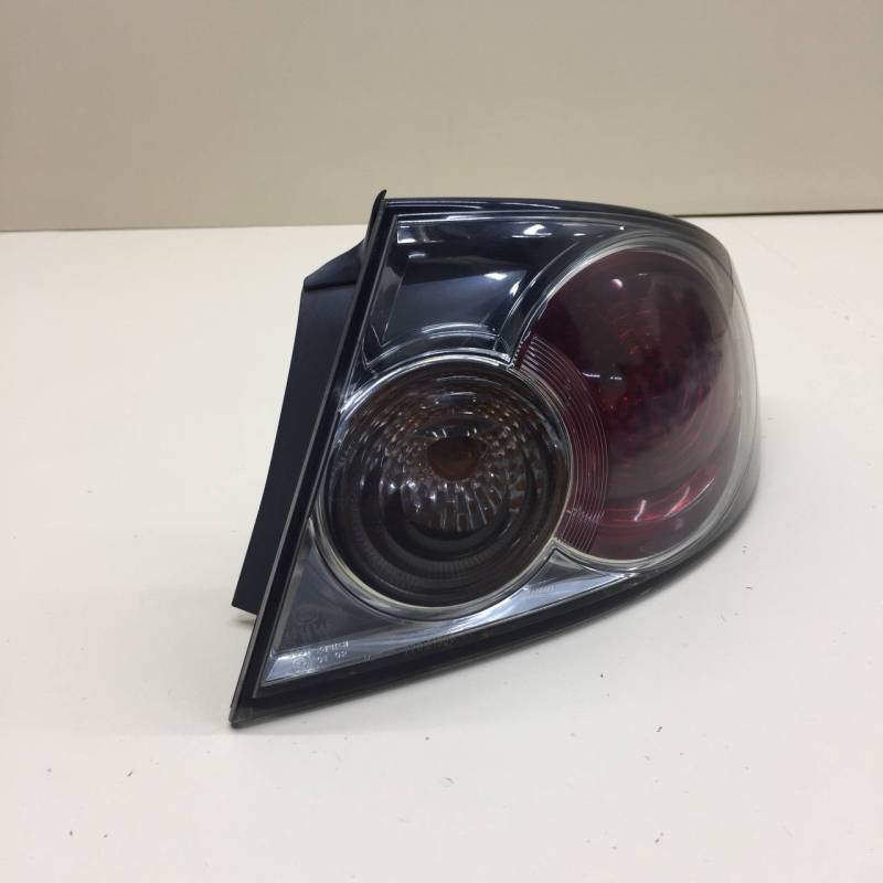 Фонарь задний наружный правый Mazda Mazda 6 (GG) 2002-2007 Фонарь задний наружный правый Mazda Mazda 6 (GG) 2002-2007