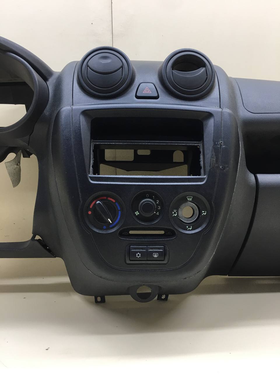 Торпедо Lada Granta 2011>