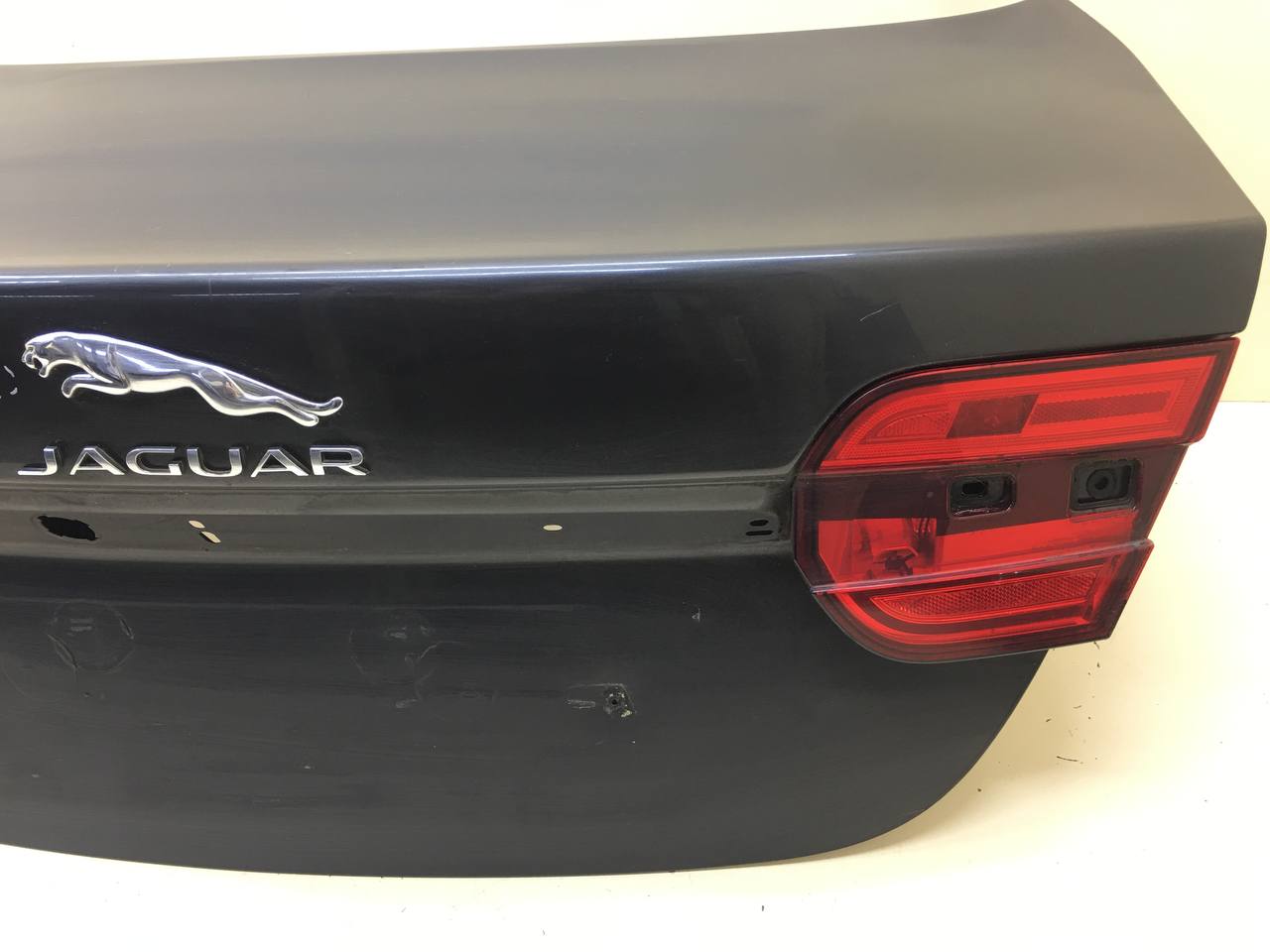 Крышка багажника Jaguar XF 2007-2015