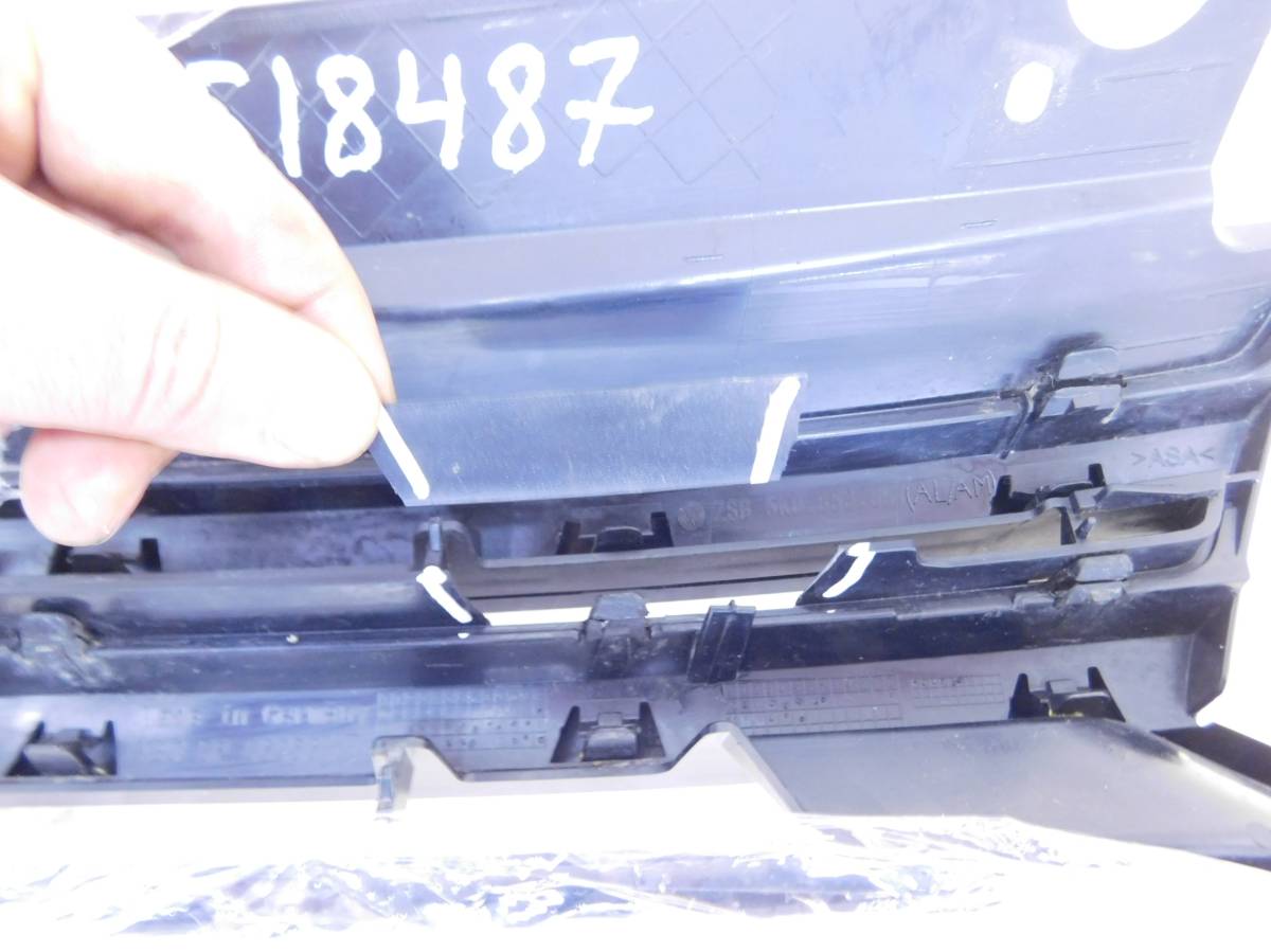 Решетка радиатора Volkswagen Golf 6 (5K) 2009-2013