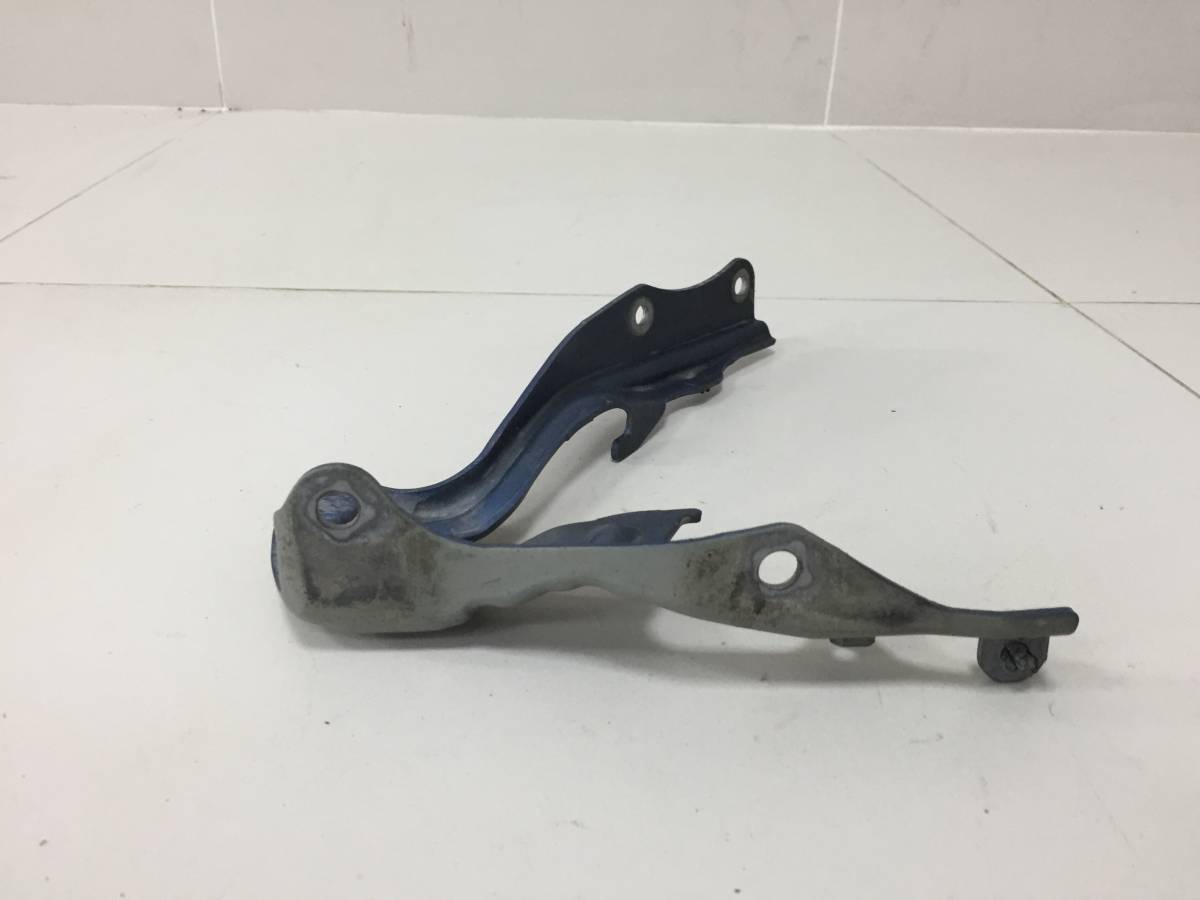 Петля капота левая Subaru Impreza (G12) 2007-2012
