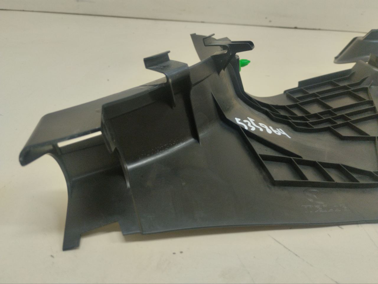 Накладка порога (внутренняя) Mazda Mazda 3 (BM) 2013-2016 Накладка порога (внутренняя) Mazda Mazda 3 (BM) 2013-2016
