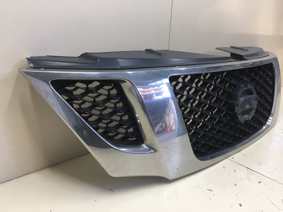 Решетка радиатора Nissan Patrol (Y62) 2010>