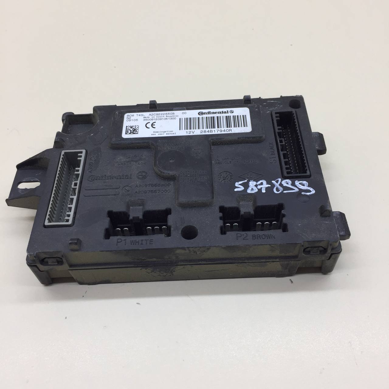 Блок комфорта Renault Duster (HSA, HSM) 2012> Блок комфорта Renault Duster (HSA, HSM) 2012>