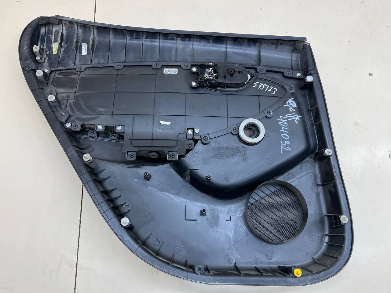 Обшивка двери задней правой Hyundai Elantra (MD) 2011-2016