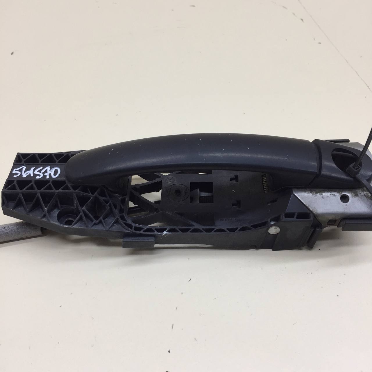 Ручка двери передней наружная левая Volkswagen Polo (MK5) 2011-2020 Ручка двери передней наружная левая Volkswagen Polo (MK5) 2011-2020