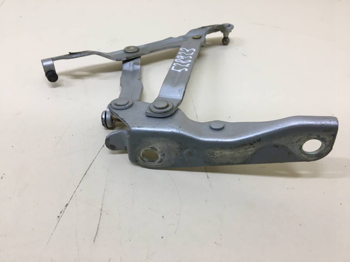 Петля крышки багажника Mazda Mazda 3 (BK) 2002-2009