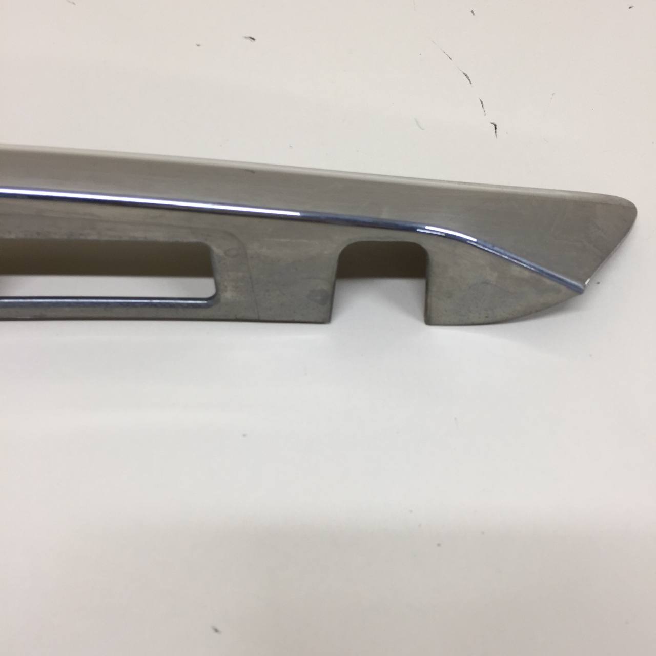 Накладка двери багажника Lexus RX 350 /450h (XL10) 2009-2015 Накладка двери багажника Lexus RX 350 /450h (XL10) 2009-2015