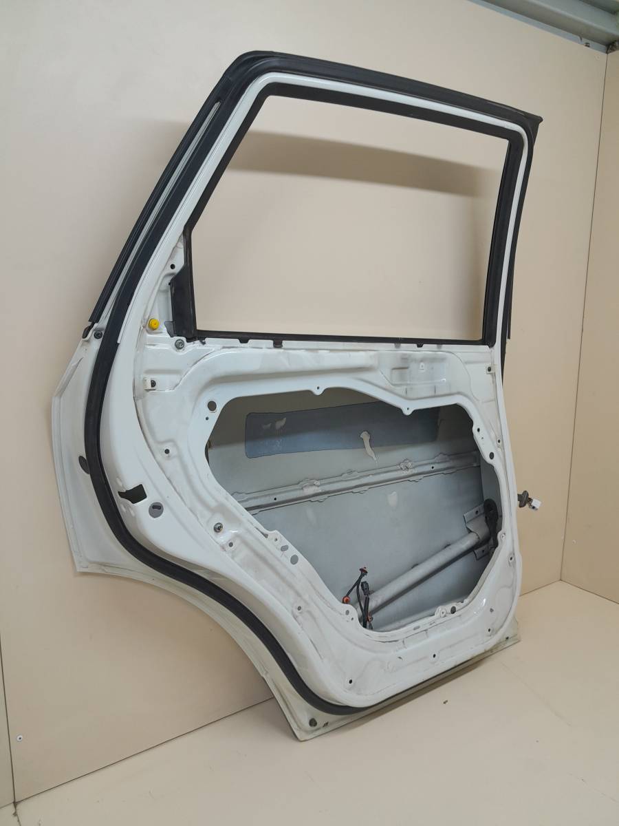 Дверь задняя левая Hyundai ix55 2007-2013