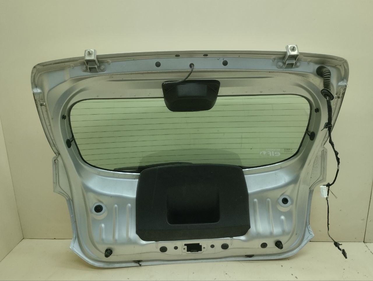 Дверь багажника со стеклом Renault Sandero Stepway (5S) 2014-2022