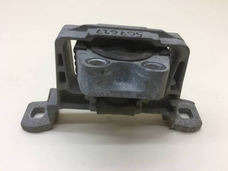 Опора двигателя правая Ford Focus 3 2011> Опора двигателя правая Ford Focus 3 2011>